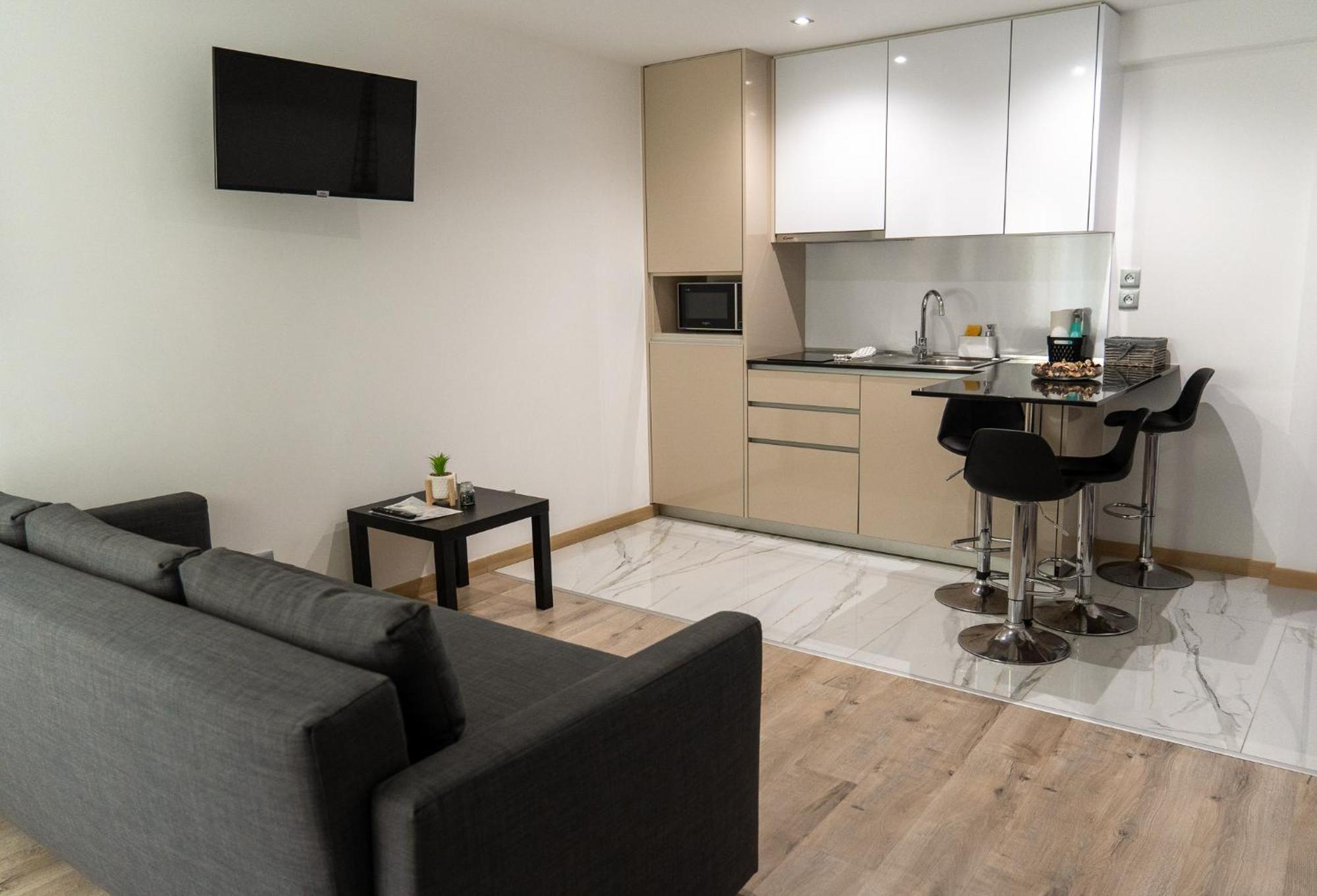 Appartement 1-4 Pers - Aeroport Cdg, Parc Expo, Villepinte - A L'Ombre Du Pin "9" Le Pin  Dış mekan fotoğraf